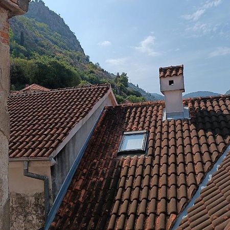 Hotel Nova Dvokrevetna Soba Sa Dva Odvojena Kreveta I Zajednickim Kupatilom à Kotor Extérieur photo