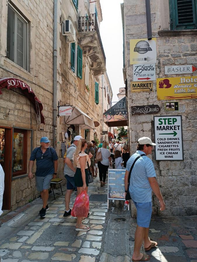 Hotel Nova Dvokrevetna Soba Sa Dva Odvojena Kreveta I Zajednickim Kupatilom à Kotor Extérieur photo