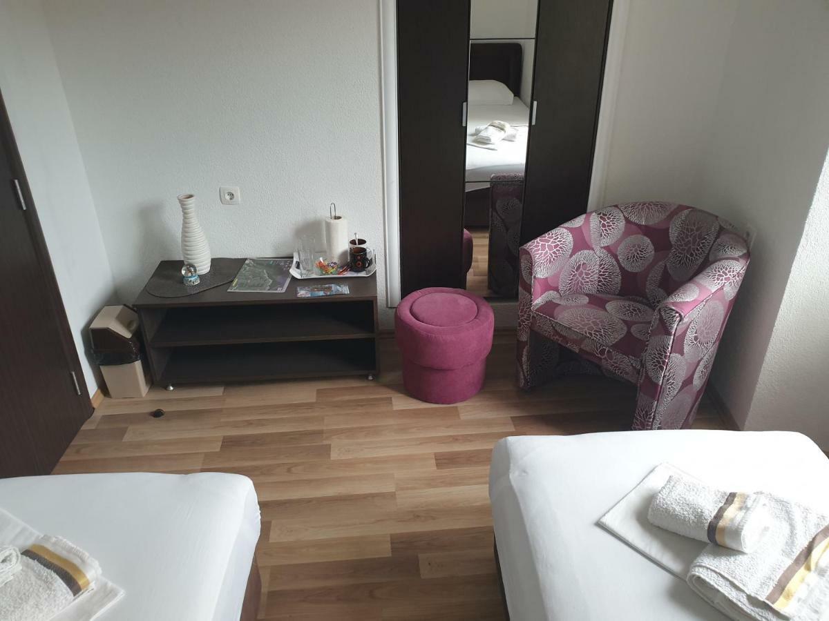 Hotel Nova Dvokrevetna Soba Sa Dva Odvojena Kreveta I Zajednickim Kupatilom à Kotor Extérieur photo