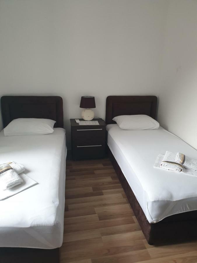 Hotel Nova Dvokrevetna Soba Sa Dva Odvojena Kreveta I Zajednickim Kupatilom à Kotor Extérieur photo
